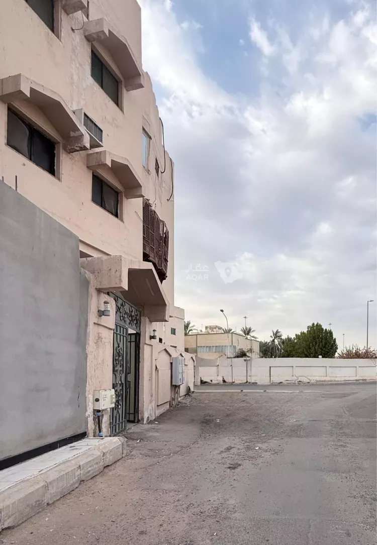 عمارة للبيع في شارع المقدام بن شريح بن هاني, حي الخاتم, مدينة المدينة المنورة, منطقة المدينة المنورة 3