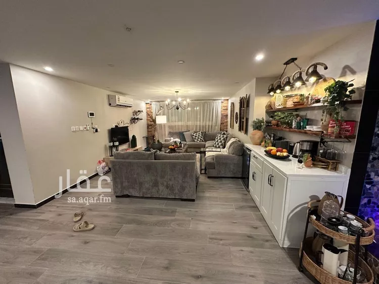 عمارة للبيع في شارع محمد بن عمر بن بكير النجار البغدادي, حي ورقان, مدينة المدينة المنورة, منطقة المدينة المنورة 1 صورة