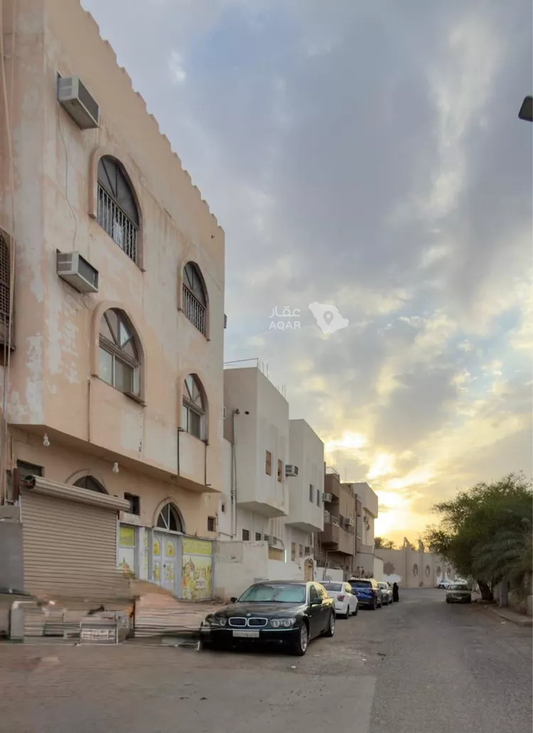 عمارة للبيع في شارع المقدام بن شريح بن هاني, حي الخاتم, مدينة المدينة المنورة, منطقة المدينة المنورة 4