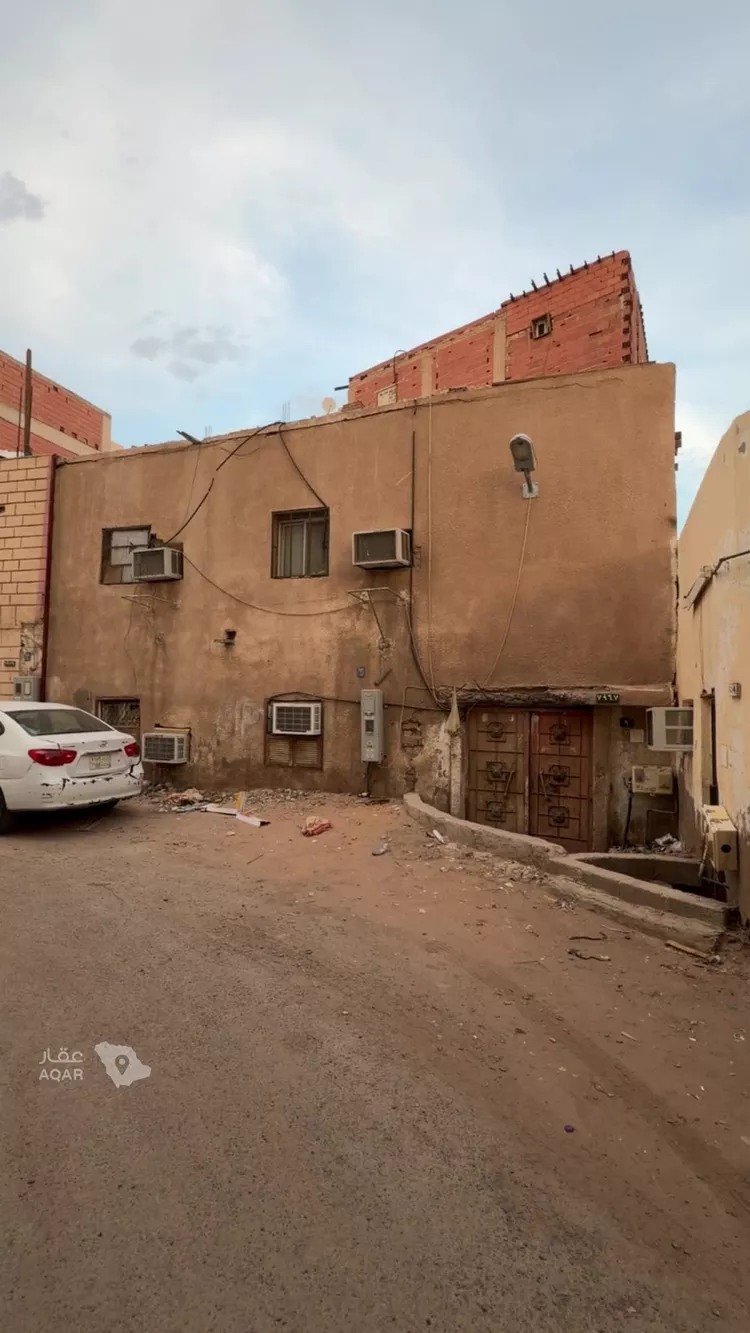 Building for Sale in Medina Adh Dhahirah