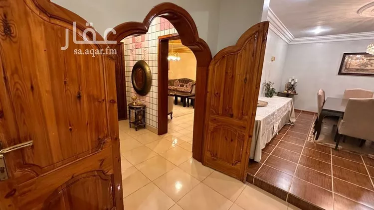 فيلا للبيع في شارع ابن شاهين, حي الدفاع, مدينة المدينة المنورة, منطقة المدينة المنورة صورة 2