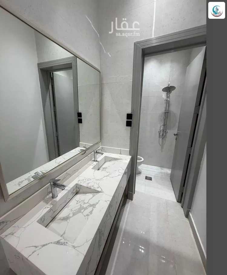 Floor for Sale in Riyadh Al Janadriyah 11