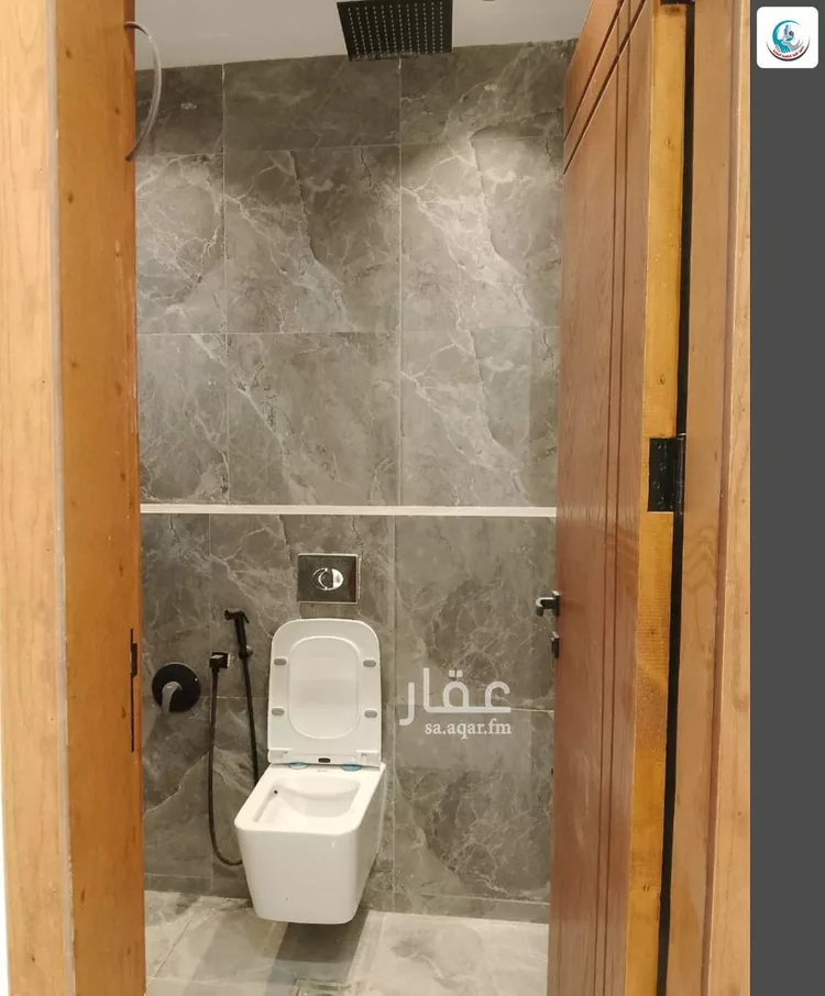 Floor for Sale in Riyadh Al Janadriyah 12