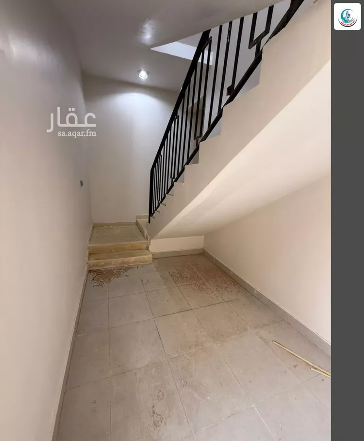 Floor for Sale in Riyadh Ar Rimal 10