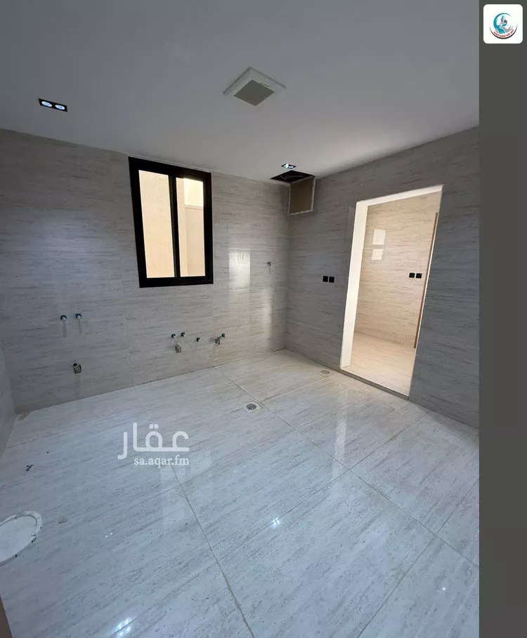 Floor for Sale in Riyadh Al Janadriyah 12