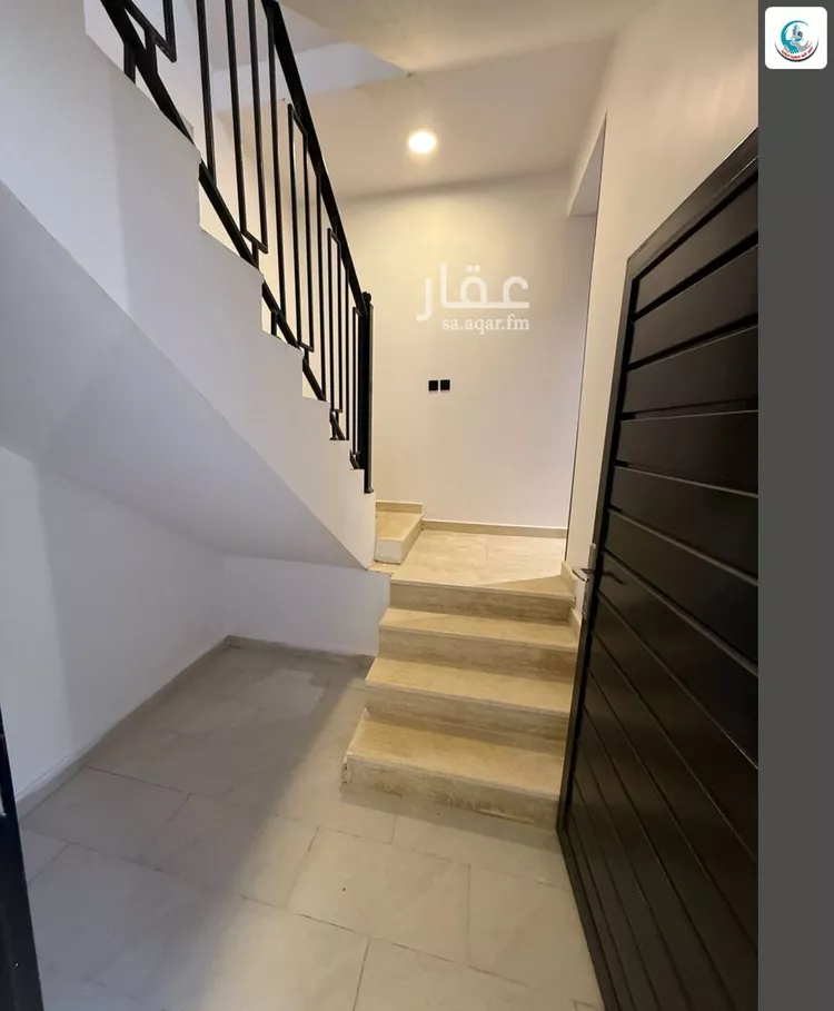 Floor for Sale in Riyadh Al Janadriyah 9