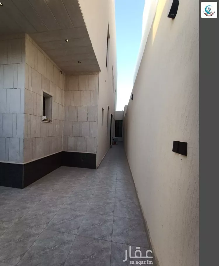 Floor for Sale in Riyadh Ar Rimal 11
