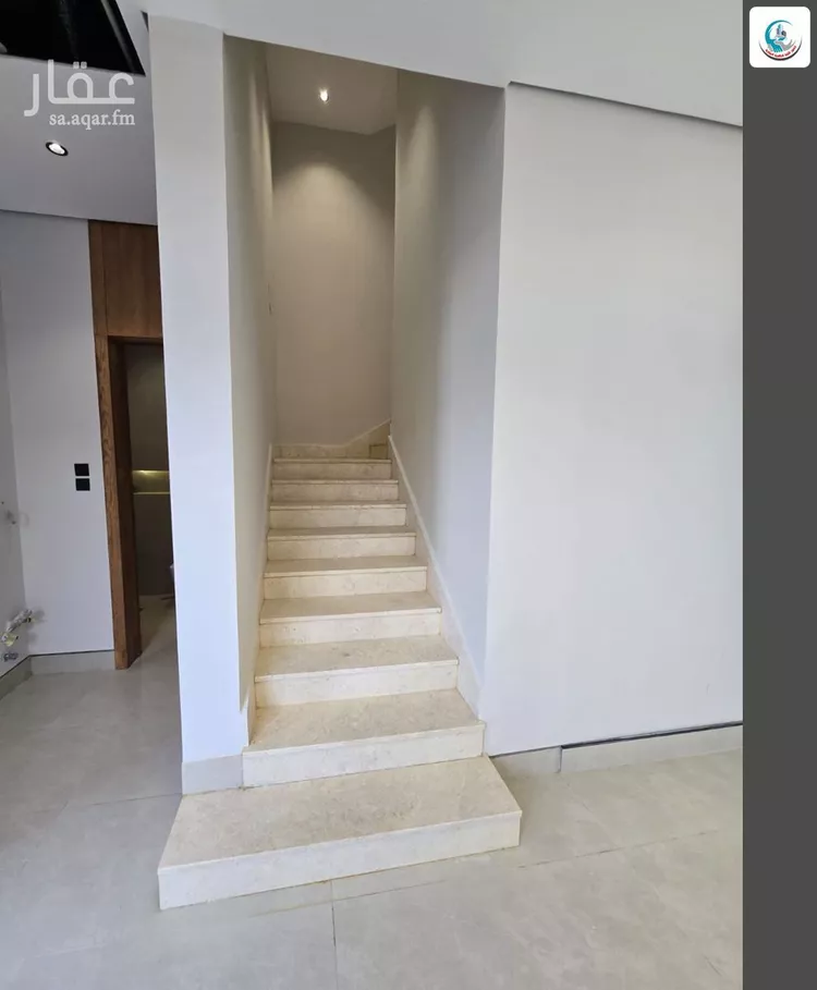 فيلا للبيع في شارع إسماعيل بن عمرو, حي المهدية, مدينة الرياض, منطقة الرياض صورة 3