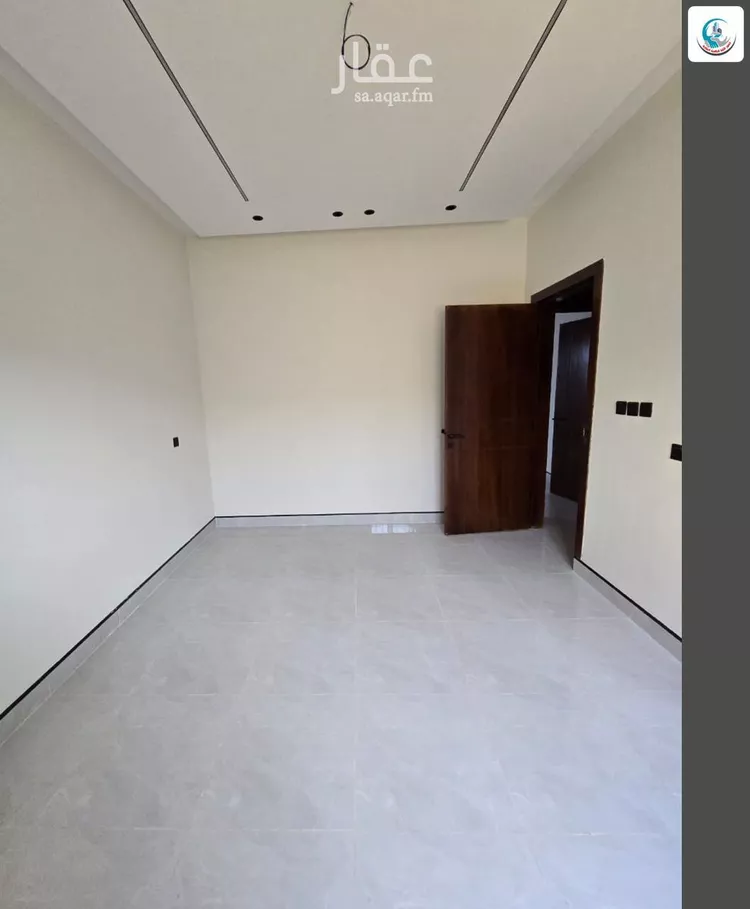 Floor for Sale in Riyadh Al Janadriyah 10
