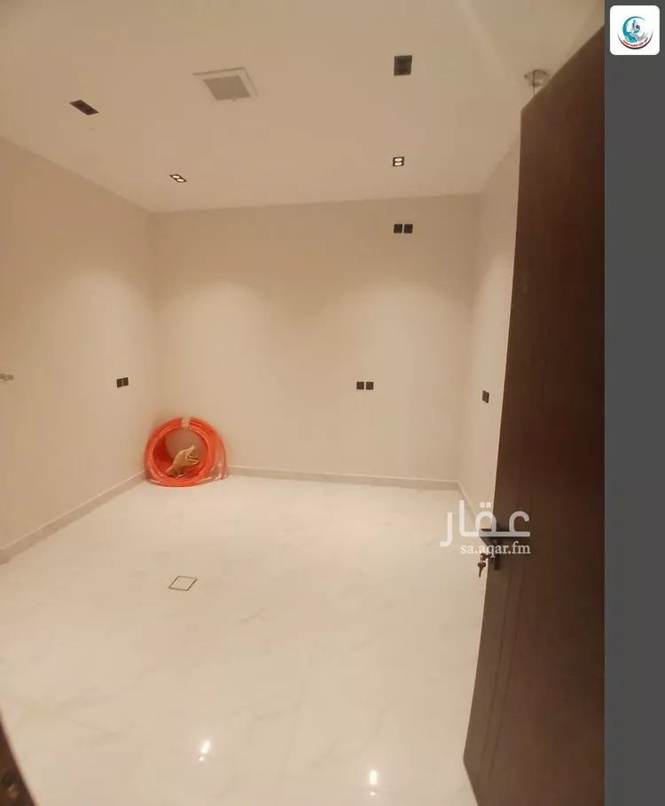 Floor for Sale in Riyadh Al Janadriyah 6