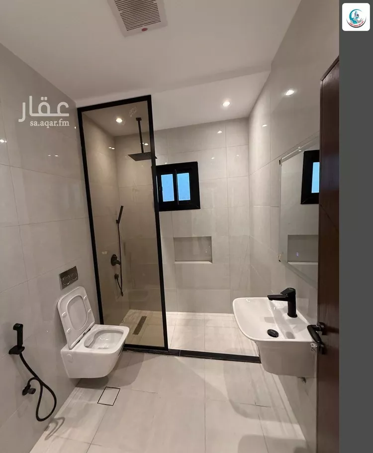 فيلا للبيع في شارع إبراهيم بن حسين, حي الرمال, مدينة الرياض, منطقة الرياض 11