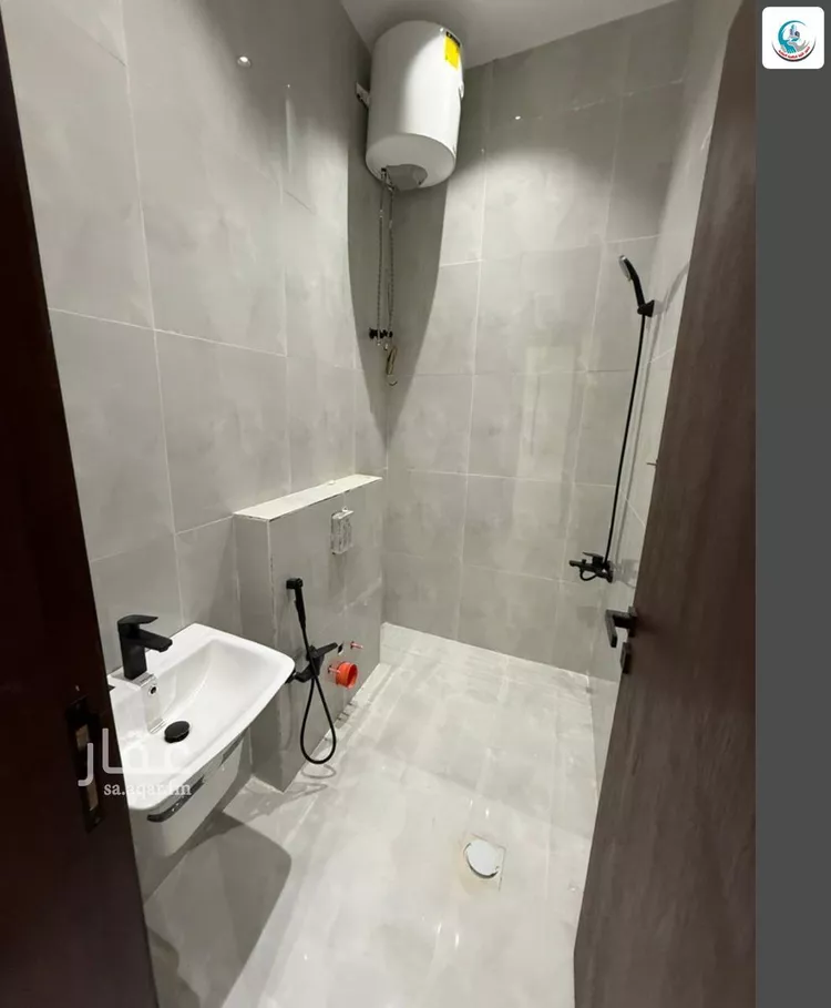 دور للبيع في شارع احمد زكي يماني, حي الرمال, مدينة الرياض, منطقة الرياض صورة 3