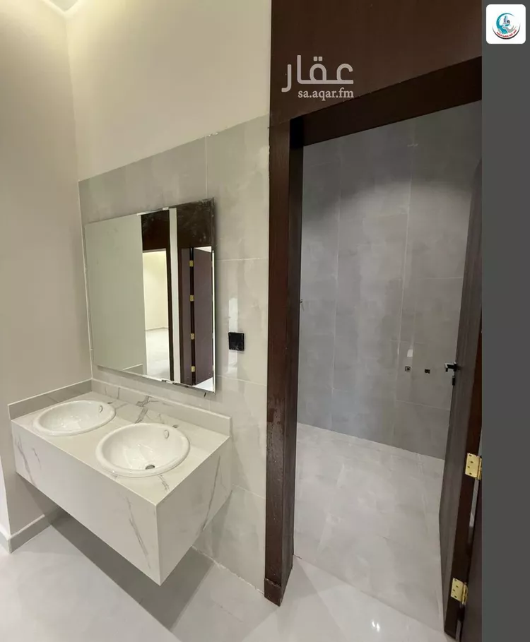 Floor for Sale in Riyadh Ar Rimal 12