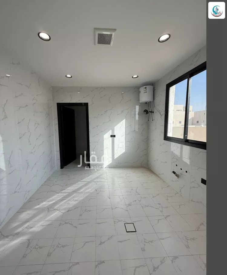 Floor for Sale in Riyadh Al Janadriyah 6