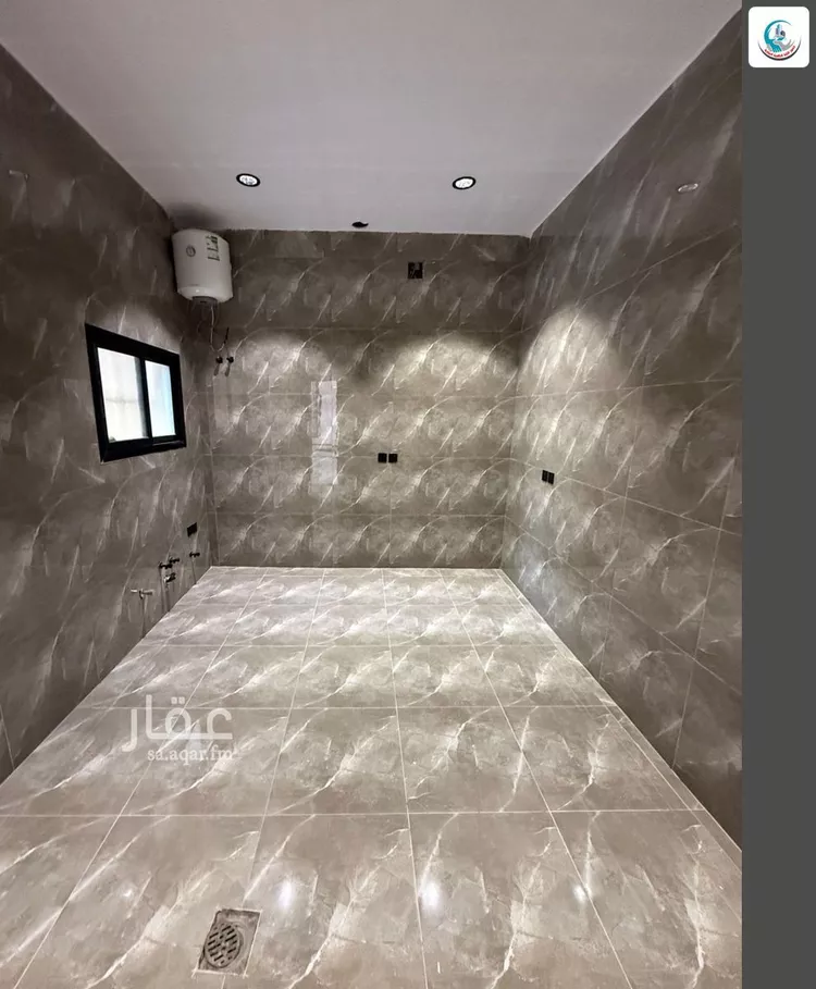 Floor for Sale in Riyadh An Nadhim 12