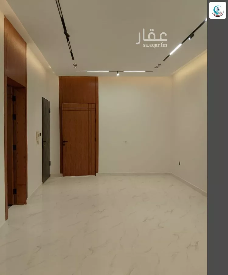 Floor for Sale in Riyadh Al Janadriyah 9