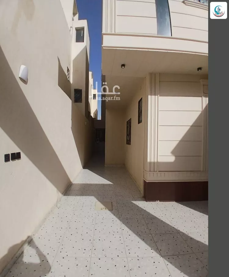 Floor for Sale in Riyadh Ar Rimal 15