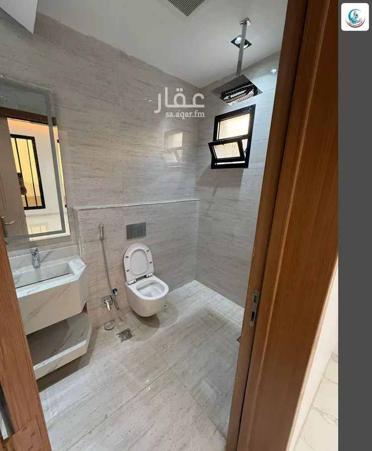 Floor for Sale in Riyadh Al Janadriyah 6