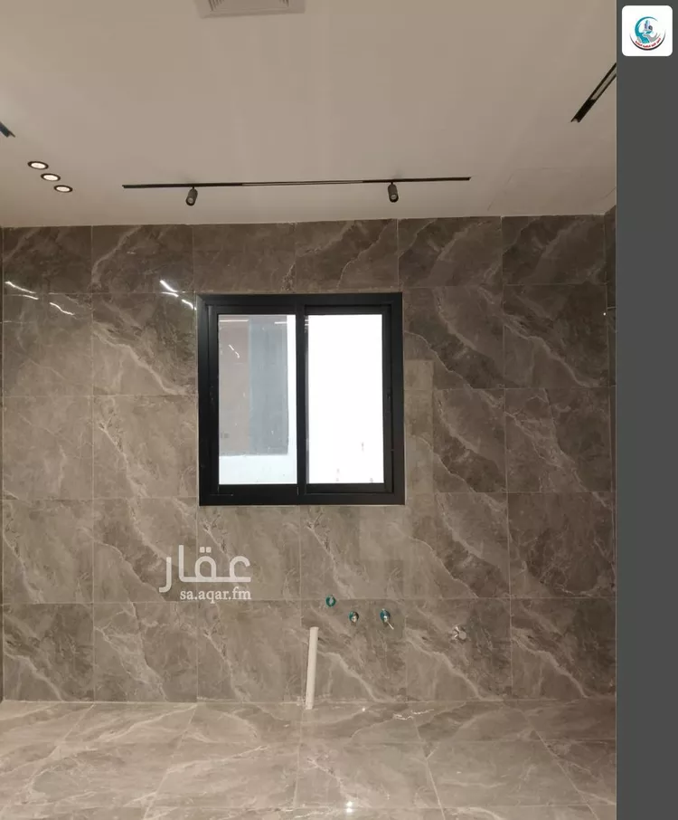 Floor for Sale in Riyadh Al Janadriyah 11