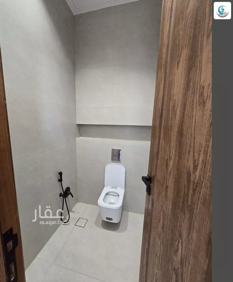 فيلا للبيع في شارع إسماعيل بن عمرو, حي المهدية, مدينة الرياض, منطقة الرياض 24