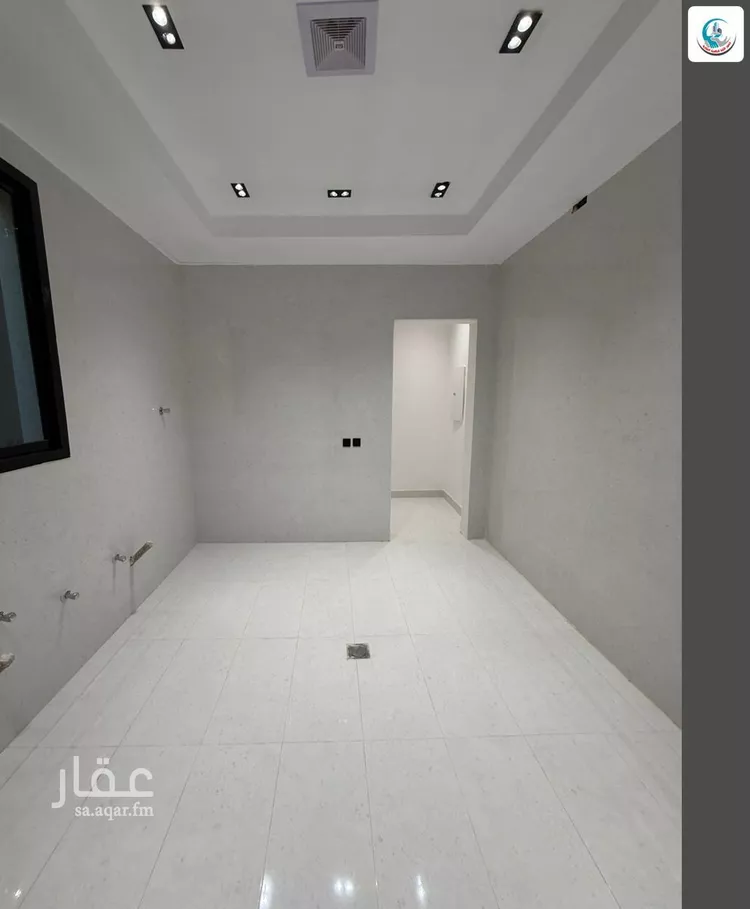 Floor for Sale in Riyadh Al Janadriyah 12