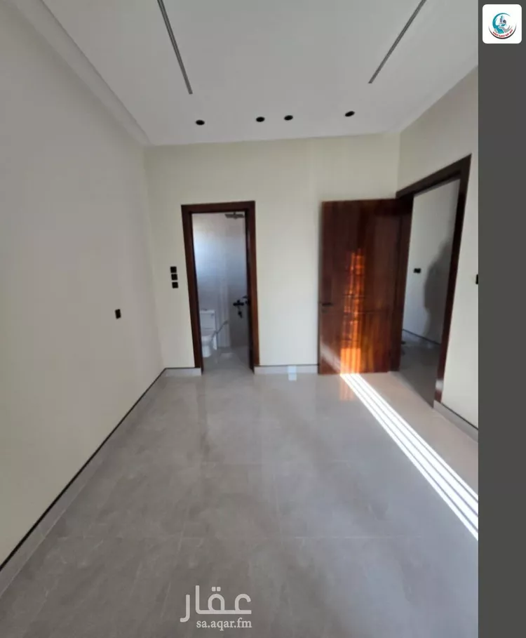 Floor for Sale in Riyadh Al Janadriyah 8