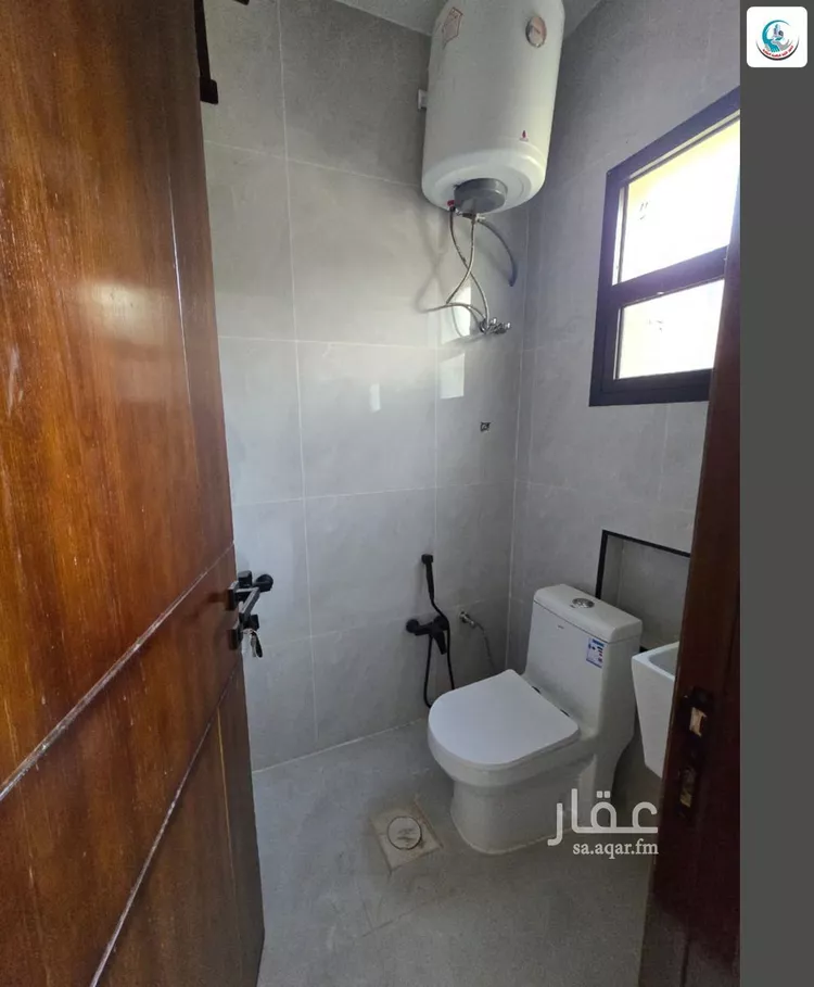 Floor for Sale in Riyadh Al Janadriyah 6