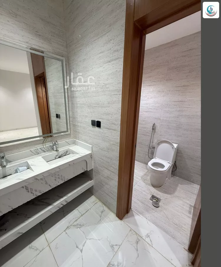 Floor for Sale in Riyadh Al Janadriyah 10