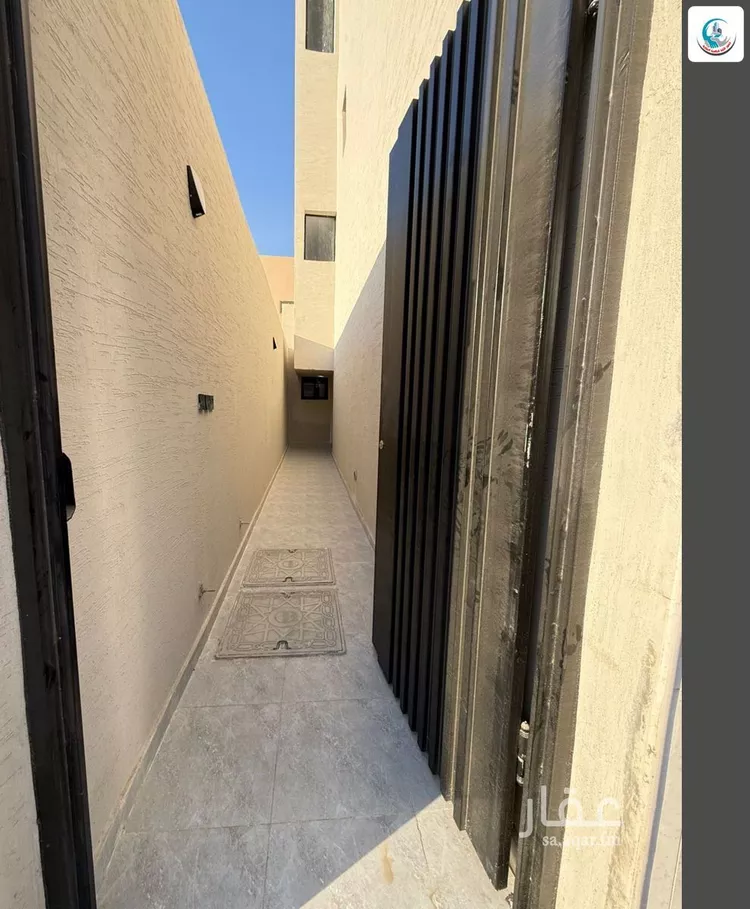 Floor for Sale in Riyadh Ar Rimal 13