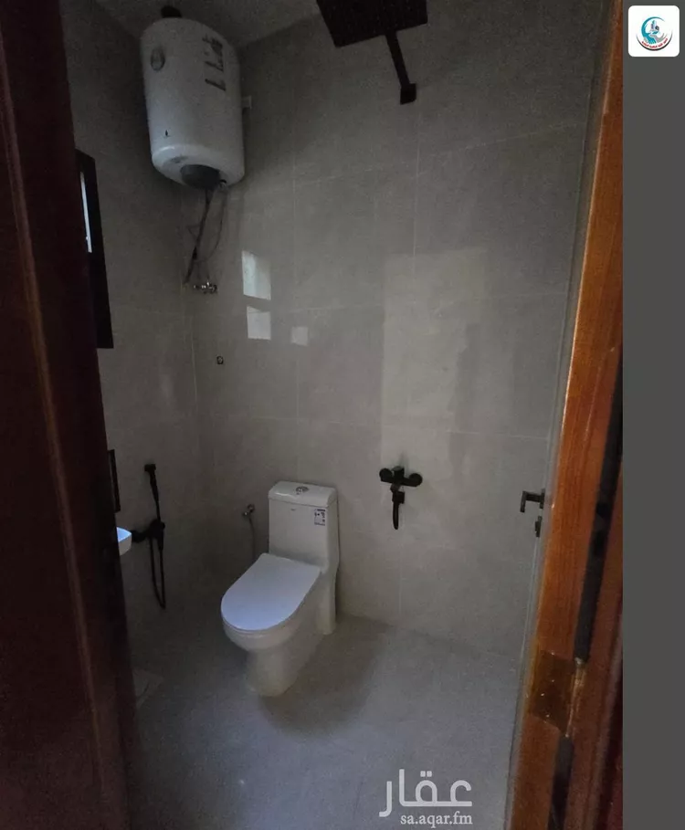 Floor for Sale in Riyadh Al Janadriyah 12