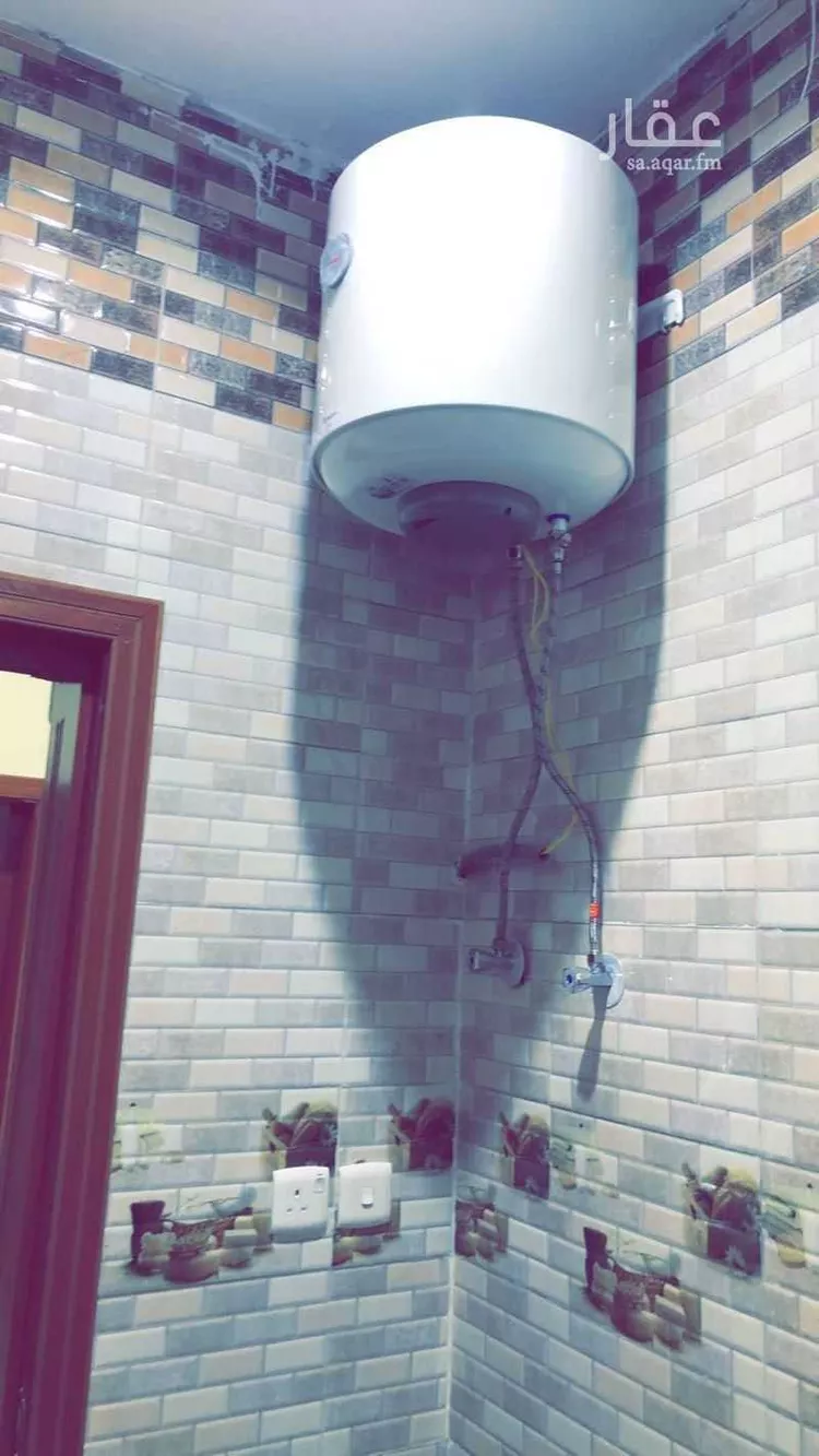 شقة للإيجار في شارع جويرية بنت الحارث ، حي العزيزية ، القريات ، القريات صورة 3