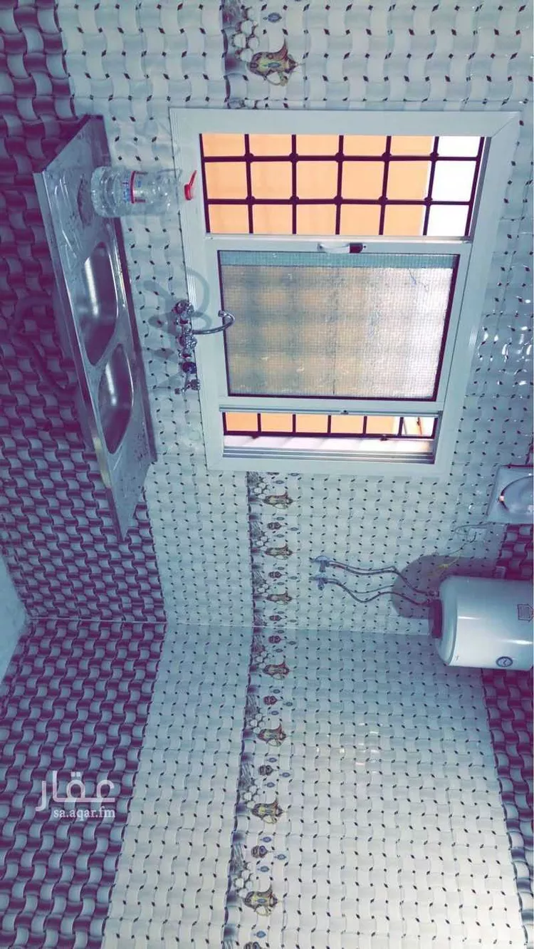 شقة للإيجار في شارع جويرية بنت الحارث ، حي العزيزية ، القريات ، القريات صورة 4