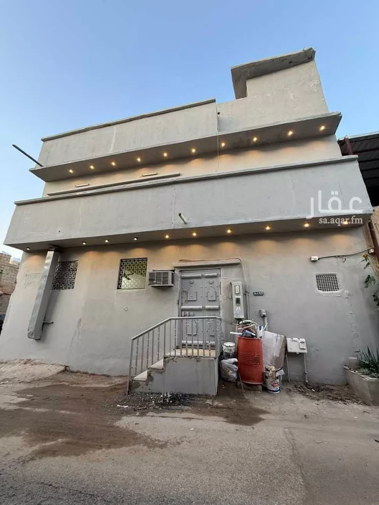 عمارة للإيجار في شارع العام, حي الهلال, مدينة بريدة, منطقة القصيم صورة 3