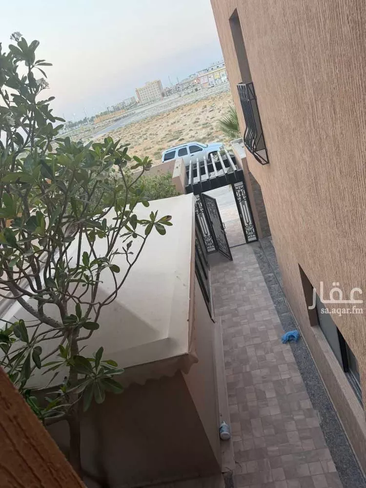 فيلا للإيجار في شارع عيسى بن دينار, حي الشاطئ الغربي, مدينة الدمام, المنطقة الشرقية صورة 2