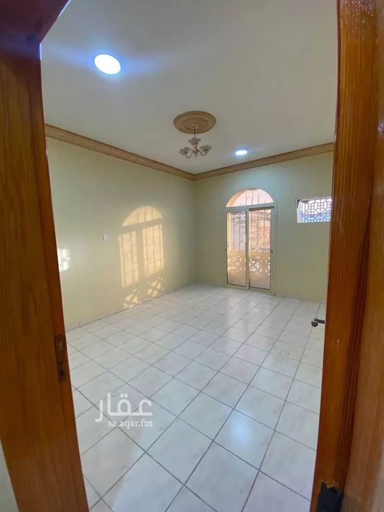 عمارة للإيجار في شارع بدر, حي الثقبة, مدينة الخبر, المنطقة الشرقية