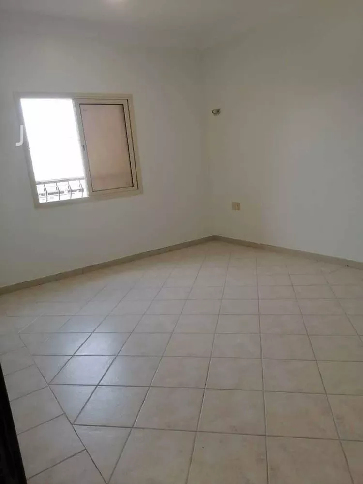 عمارة للإيجار في شارع الثالث, حي الثقبة, مدينة الخبر, المنطقة الشرقية صورة 4