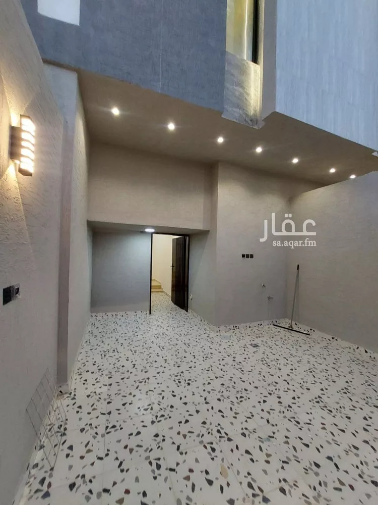 فيلا للبيع في شارع طيب الإسم, حي طيبة, مدينة الرياض, منطقة الرياض 11