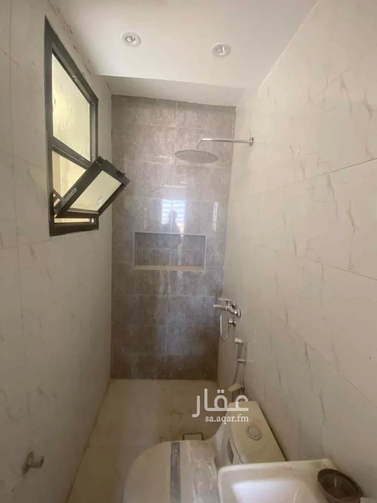دور للبيع في شارع الزبيريه, حي عكاظ, مدينة الرياض, منطقة الرياض صورة 4