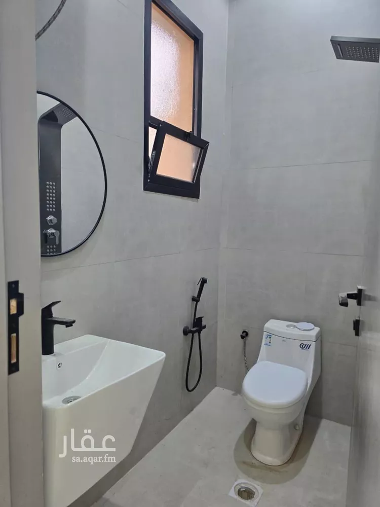 دور للبيع في شارع طياش, حي عكاظ, مدينة الرياض, منطقة الرياض صورة 5