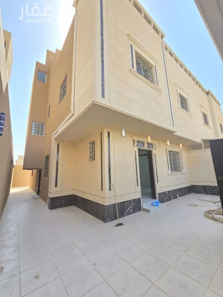 فيلا للبيع في شارع شارع 309, حي ظهرة لبن, مدينة الرياض, منطقة الرياض