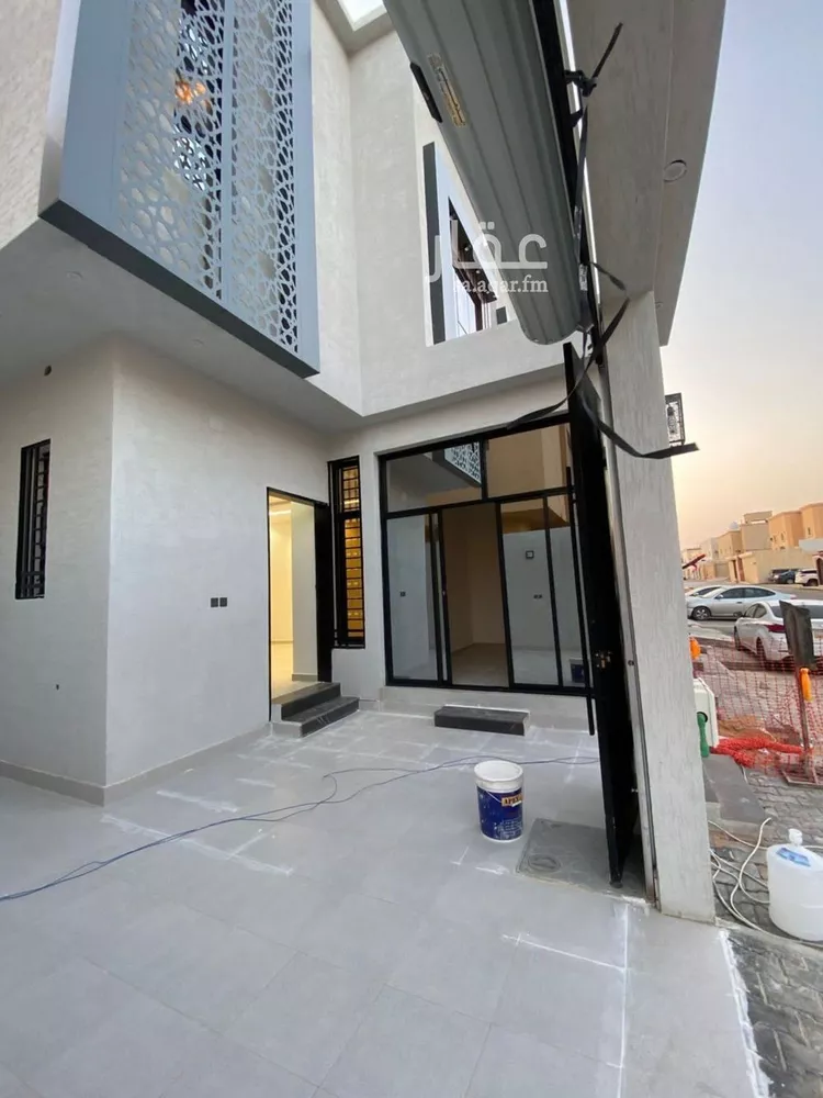 فيلا للبيع في شارع ابن خزرج, حي العريجاء الغربي, مدينة الرياض, منطقة الرياض صورة 2