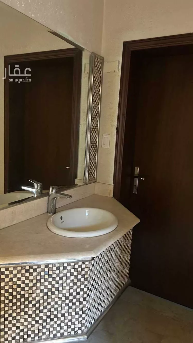 فيلا للبيع في شارع اوس بن ثابت, حي الدوحة الشمالية, مدينة الظهران, المنطقة الشرقية صورة 4