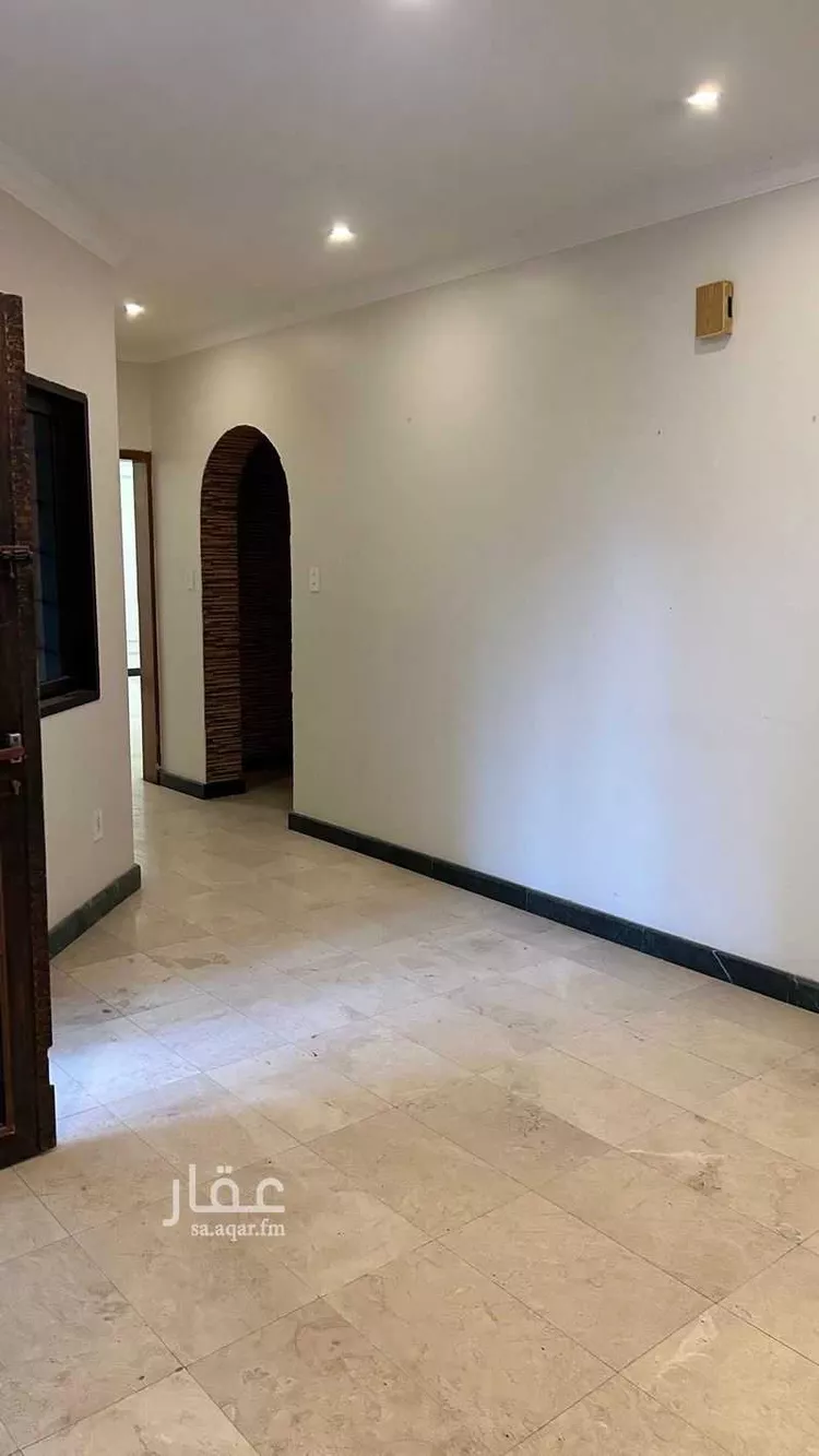 فيلا للبيع في شارع اوس بن ثابت, حي الدوحة الشمالية, مدينة الظهران, المنطقة الشرقية صورة 2