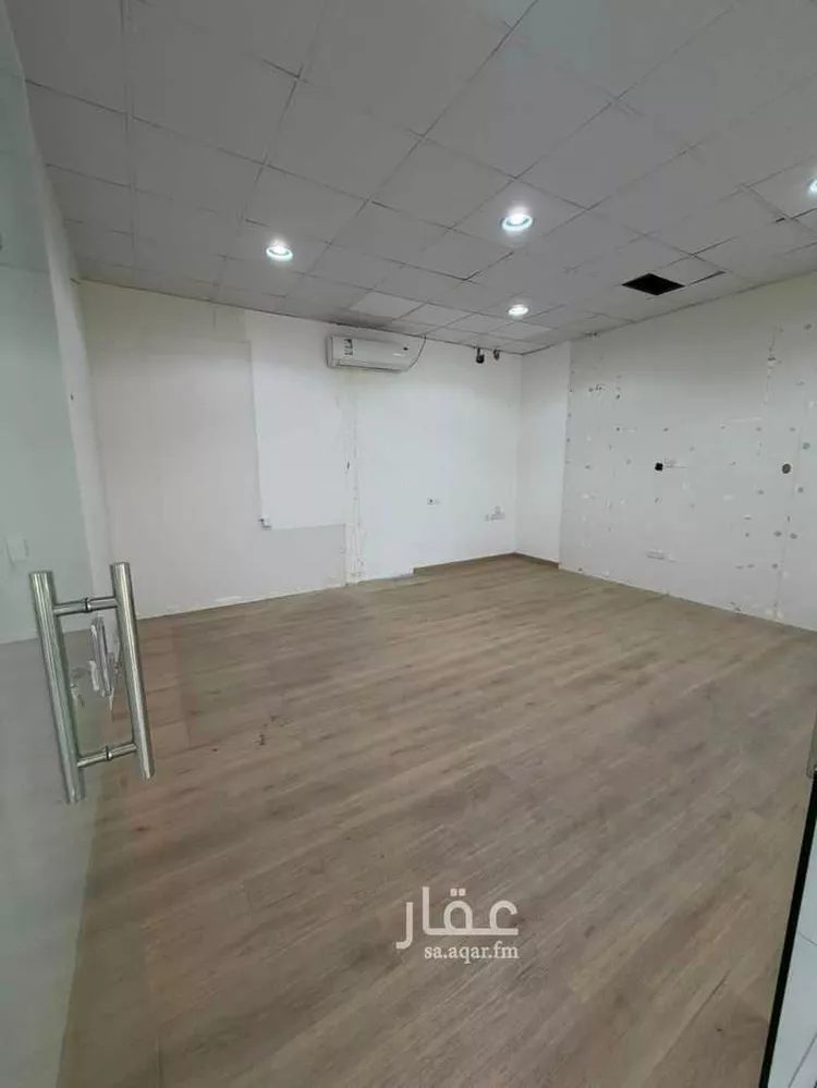 مكتب تجاري للإيجار في شارع سعود بن عبدالعزيز بن محمد الفرعي, حي التعاون, مدينة الرياض, منطقة الرياض صورة 4