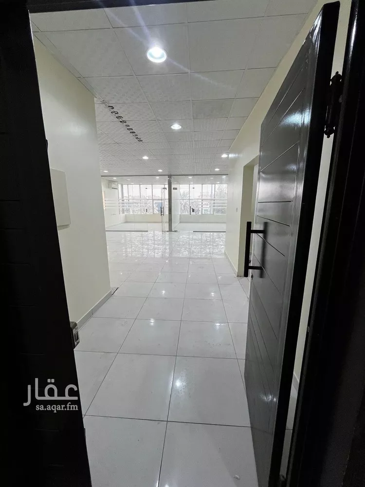 مكتب تجاري للإيجار في شارع سعود بن عبدالعزيز بن محمد الفرعي, حي التعاون, مدينة الرياض, منطقة الرياض
