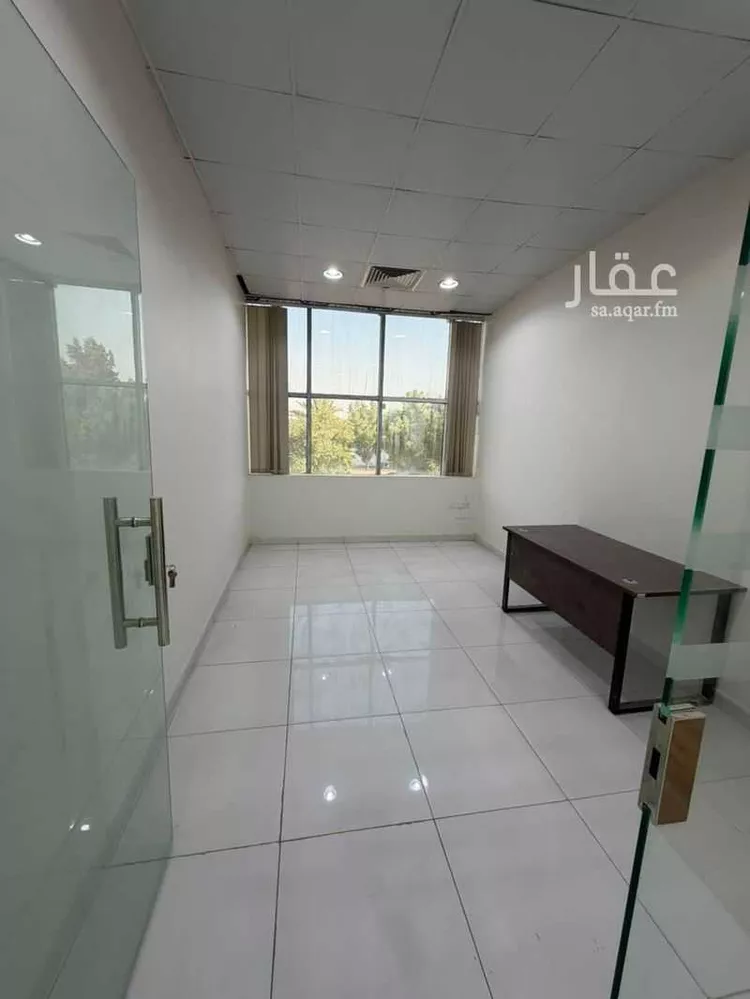 مكتب تجاري للإيجار في شارع سعود بن عبدالعزيز بن محمد الفرعي, حي التعاون, مدينة الرياض, منطقة الرياض صورة 5