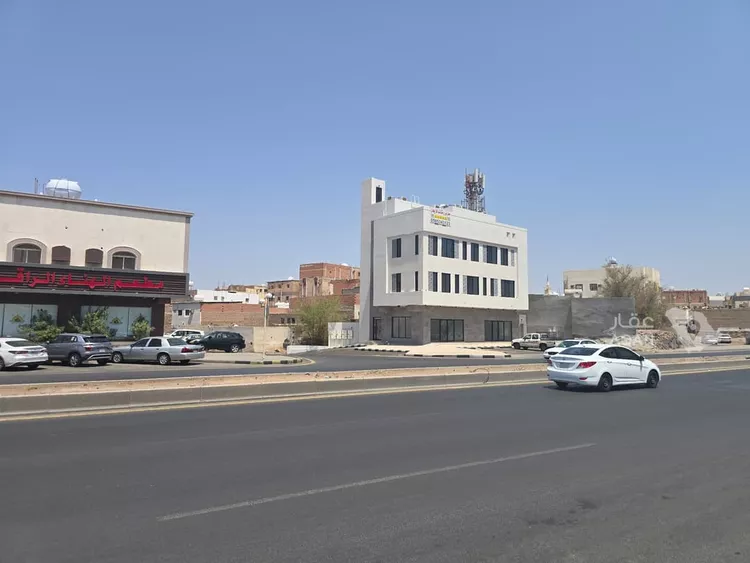 عمارة للبيع في شارع خالد ابن عرفطة, حي الدويمة, مدينة المدينة المنورة, منطقة المدينة المنورة 7