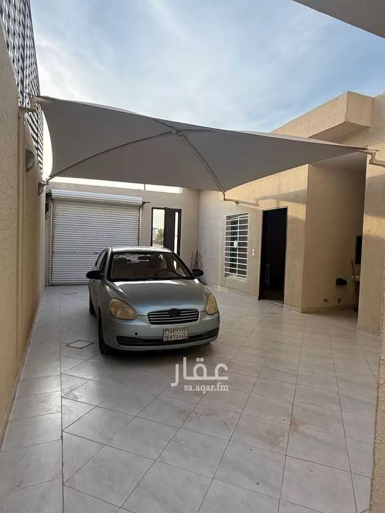 فيلا للإيجار في شارع أحمد بن محمد الذهبي, حي عكاظ, مدينة الرياض, منطقة الرياض صورة 5