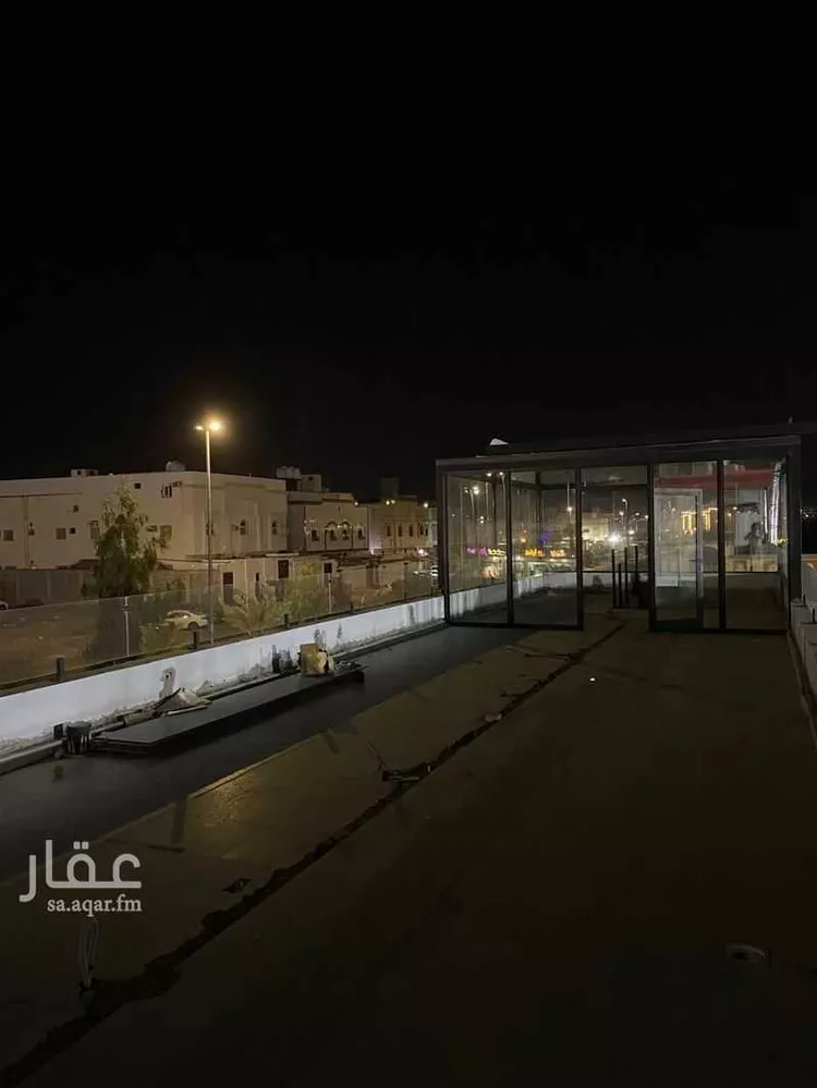محل للإيجار في شارع عمر ابن عبدالله ابن رزين السلمي, حي الدفاع, مدينة المدينة المنورة, منطقة المدينة المنورة 9