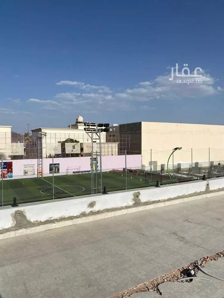 محل للإيجار في شارع عمر ابن عبدالله ابن رزين السلمي, حي الدفاع, مدينة المدينة المنورة, منطقة المدينة المنورة 11
